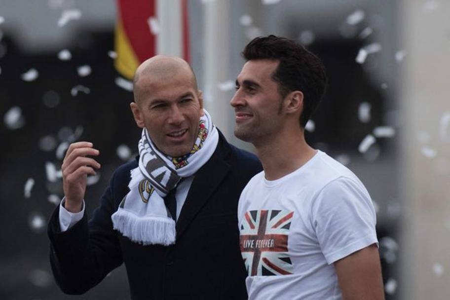 Zinedine Zidane e Alvaro Arbeloa. Afp